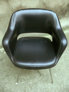 fauteuil-chaise-de-bureau-noir-cuir-eero-saarinen-conférence-années-50-60-vintage